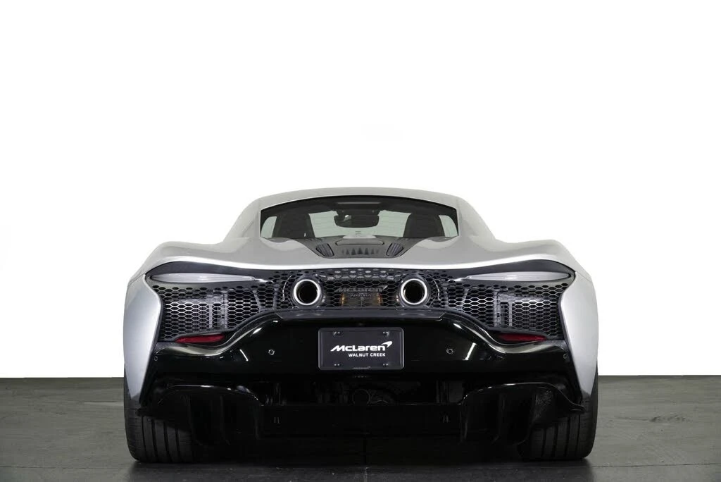 2026 McLaren Artura - Image 30 of 31