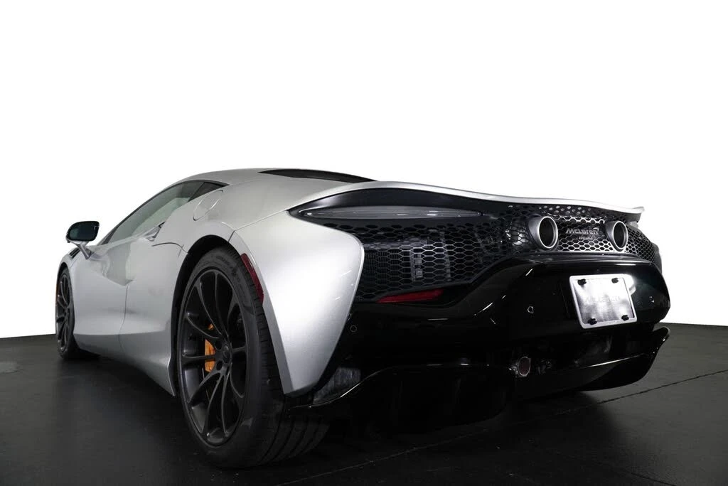 2026 McLaren Artura - Image 8 of 31