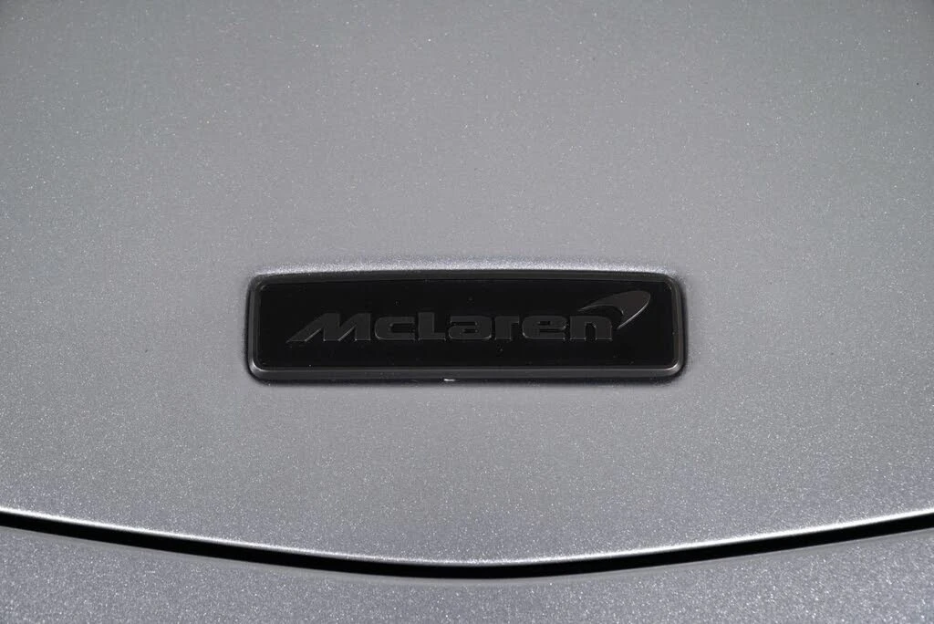 2026 McLaren Artura - Image 16 of 31