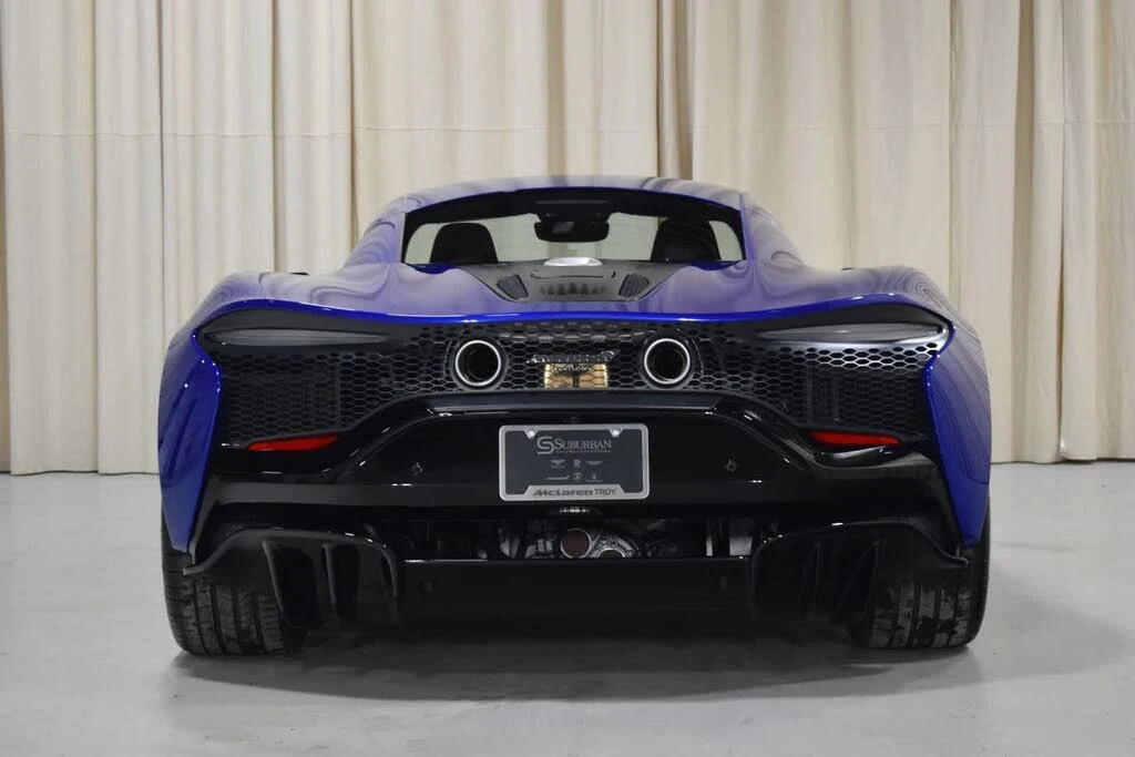 2026 McLaren Artura - Image 13 of 31