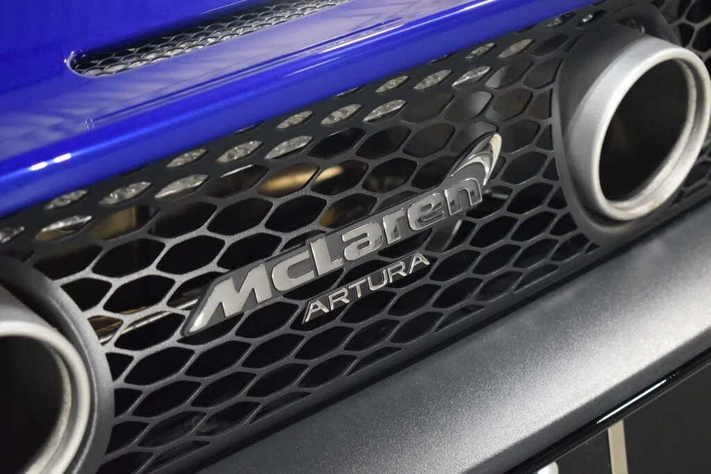 2026 McLaren Artura - Image 11 of 31