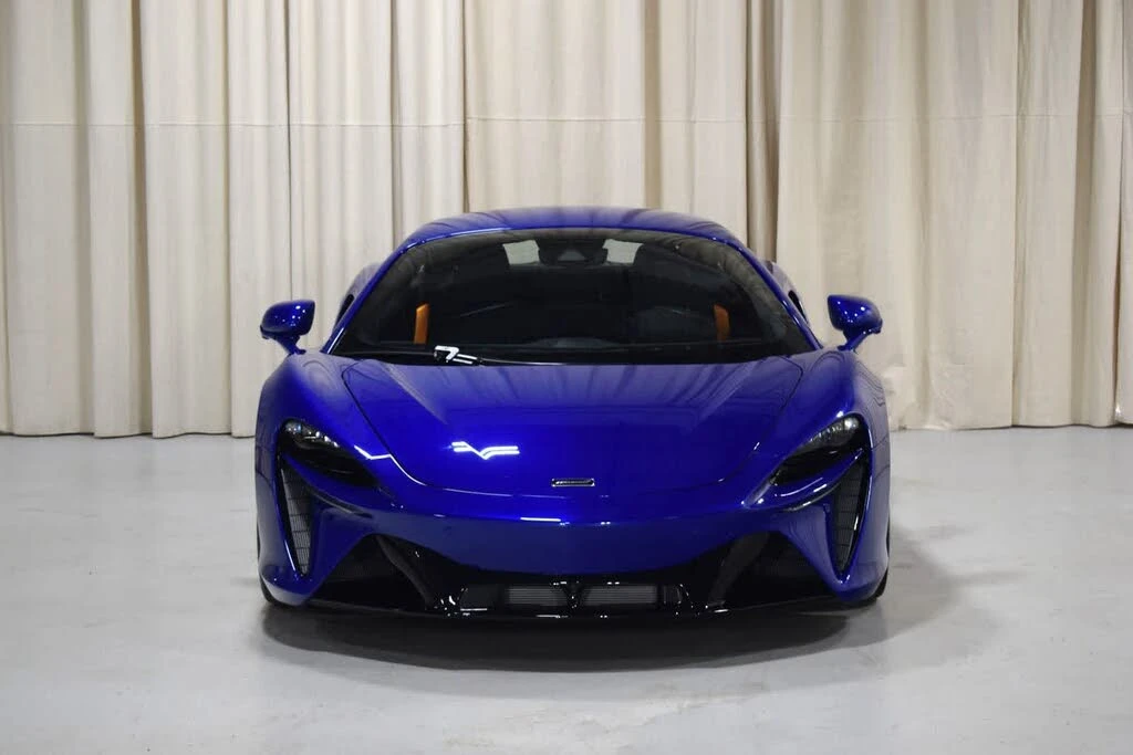 2026 McLaren Artura - Image 8 of 31