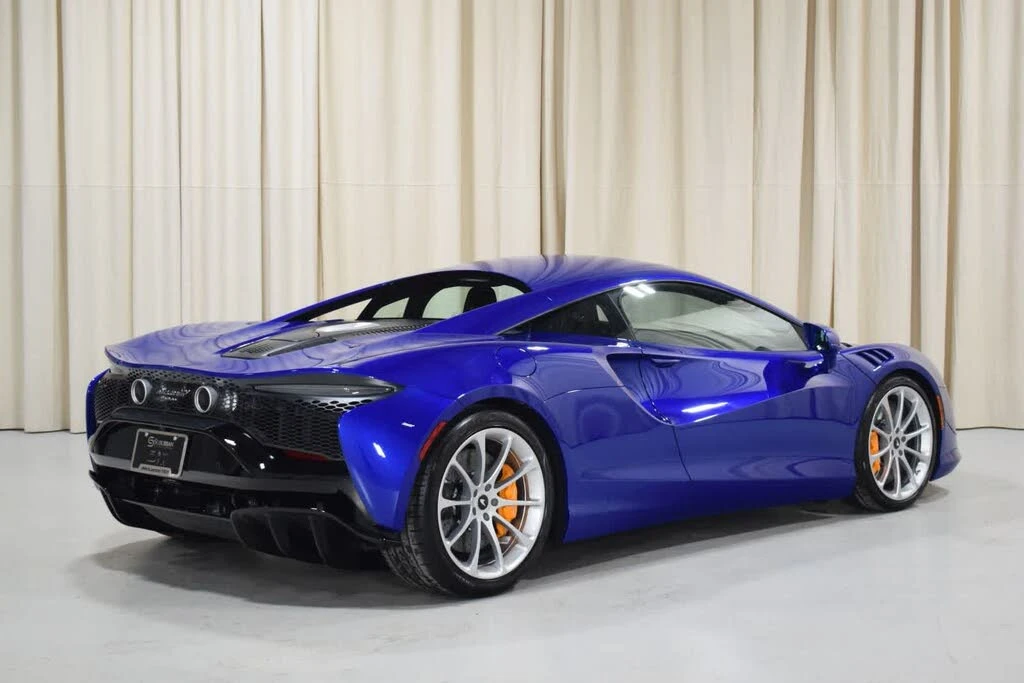 2026 McLaren Artura - Image 10 of 31