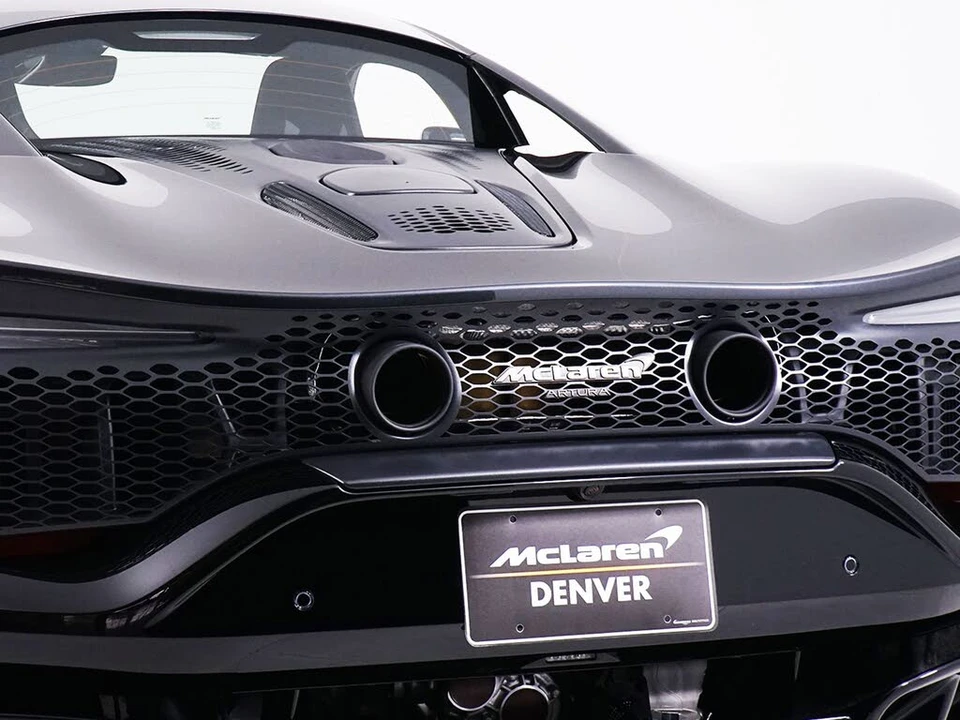 2026 McLaren Artura - Image 19 of 27