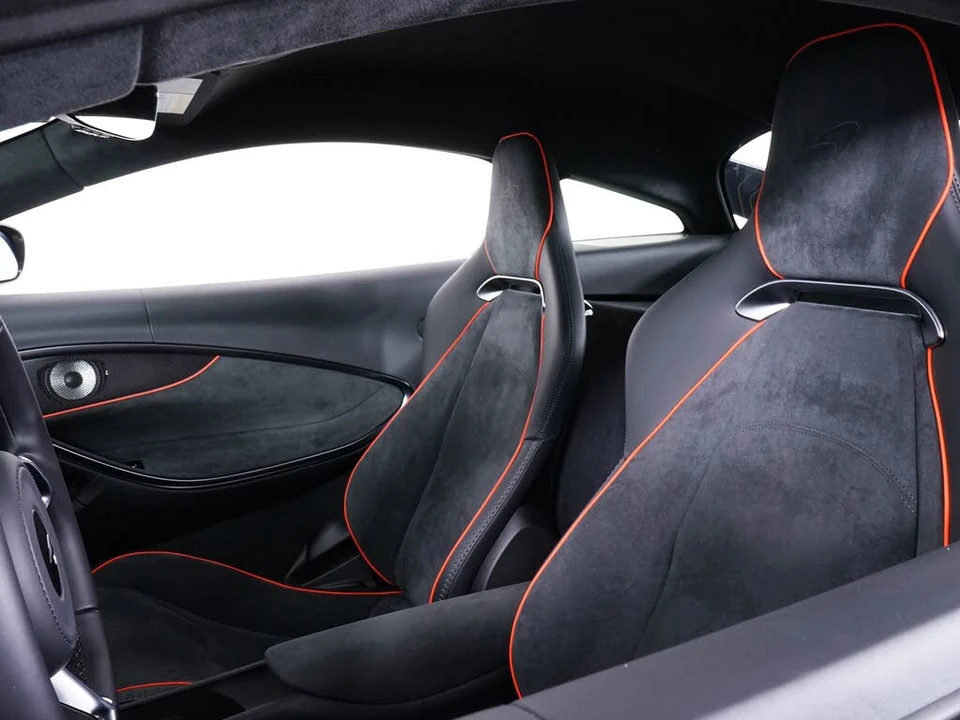 2026 McLaren Artura - Image 23 of 27