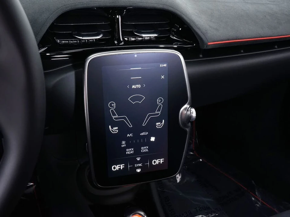 2026 McLaren Artura - Image 24 of 27
