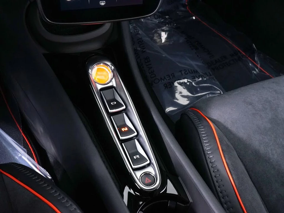 2026 McLaren Artura - Image 25 of 27