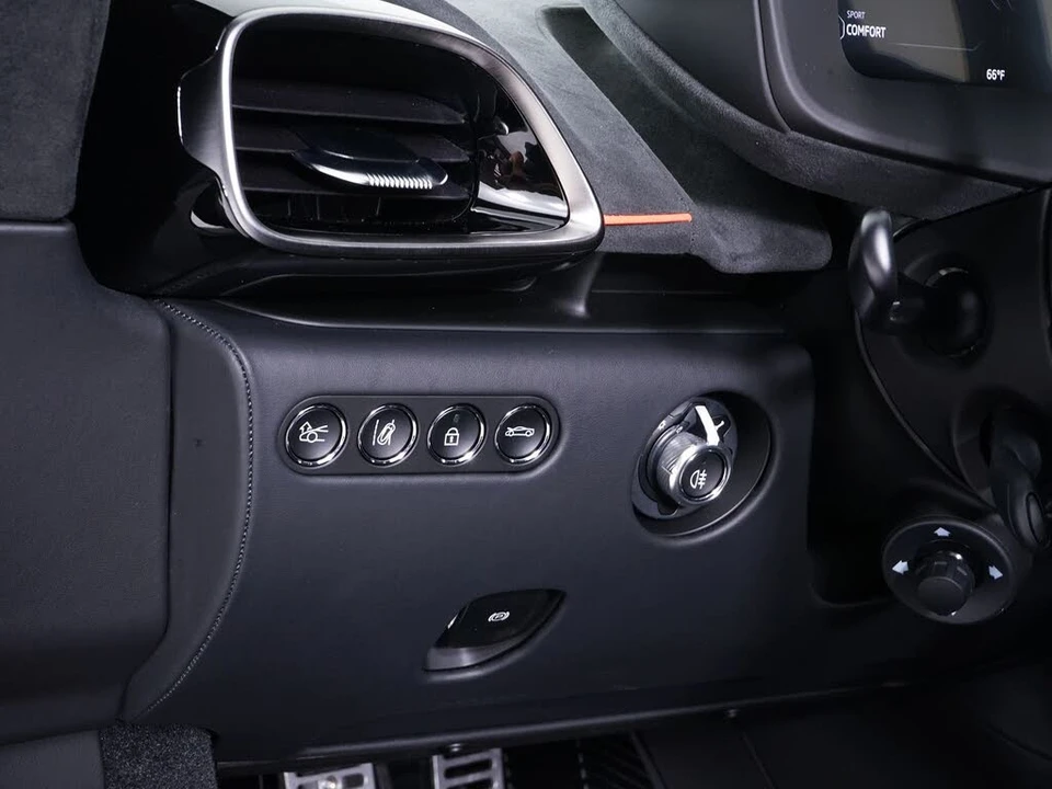 2026 McLaren Artura - Image 27 of 27