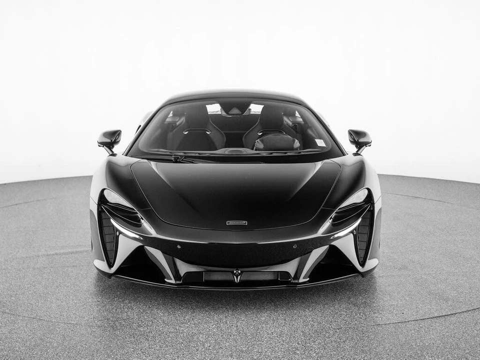 2026 McLaren Artura - Image 20 of 31