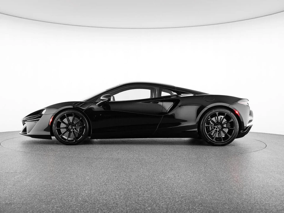 2026 McLaren Artura - Image 4 of 31