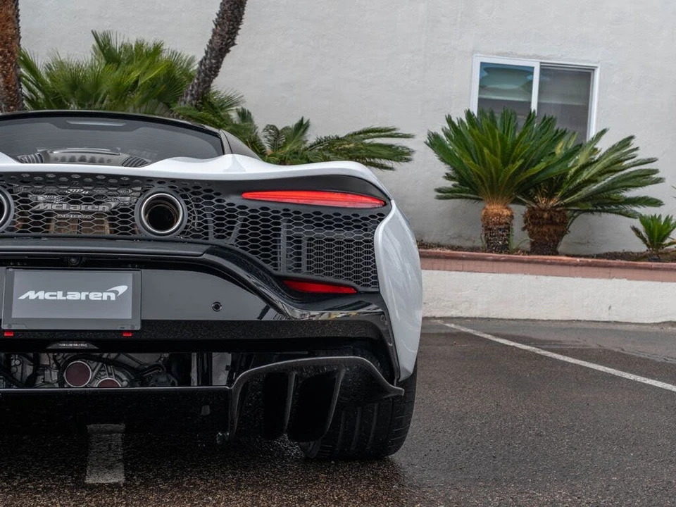 2026 McLaren Artura - Image 30 of 31