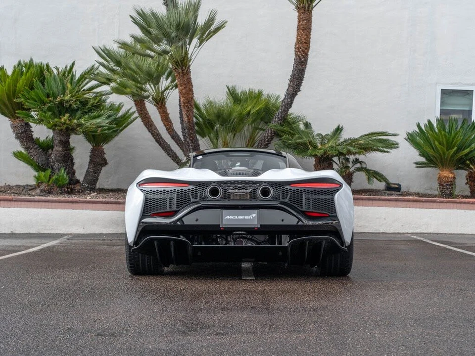 2026 McLaren Artura - Image 5 of 31