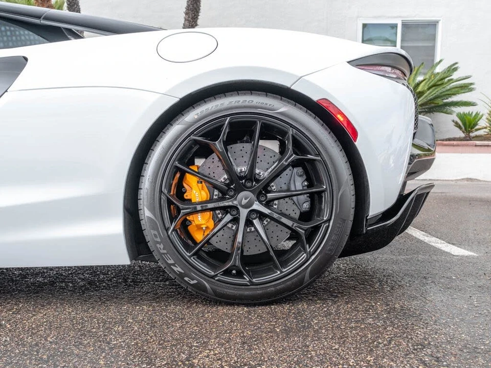 2026 McLaren Artura - Image 26 of 31