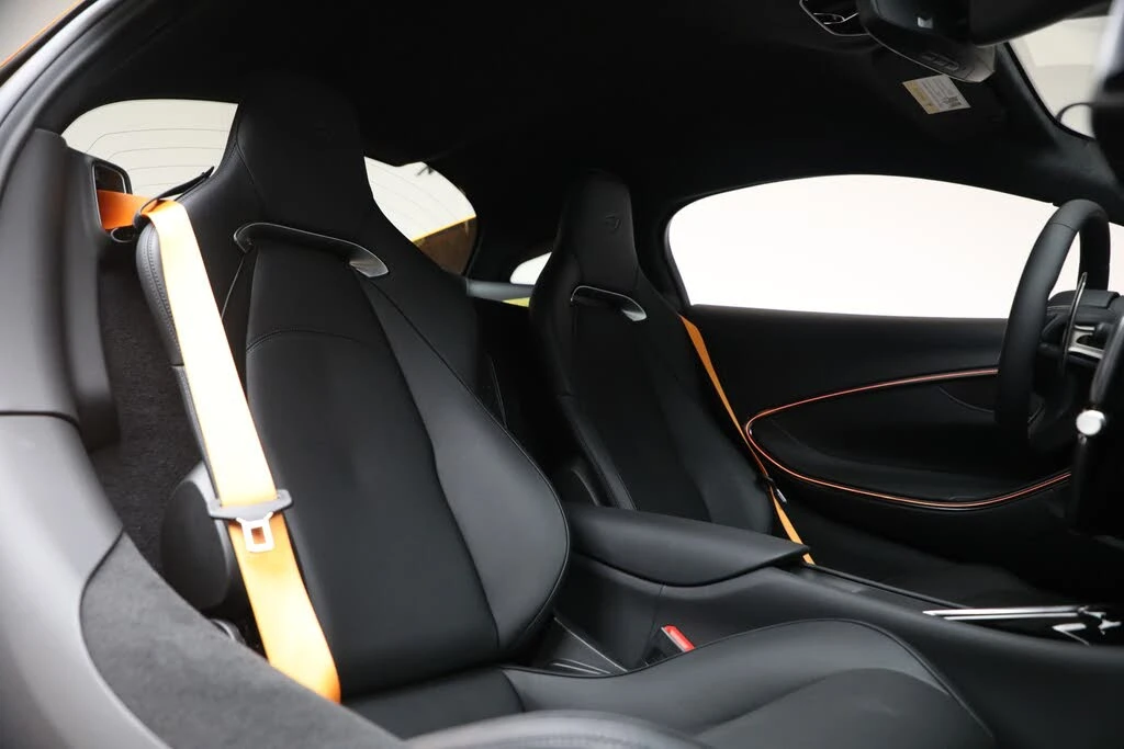 2026 McLaren Artura - Image 26 of 31