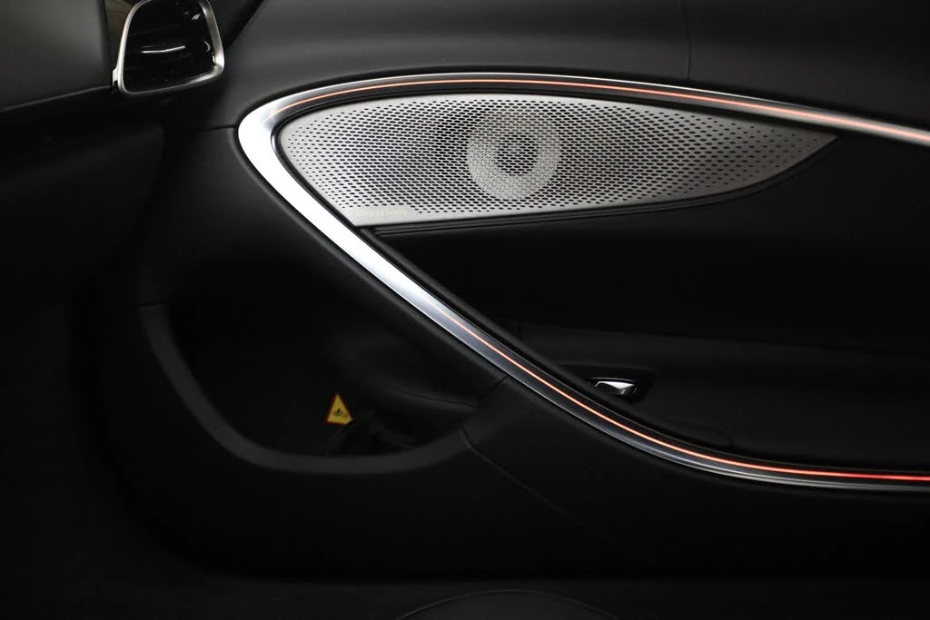 2026 McLaren Artura - Image 24 of 31