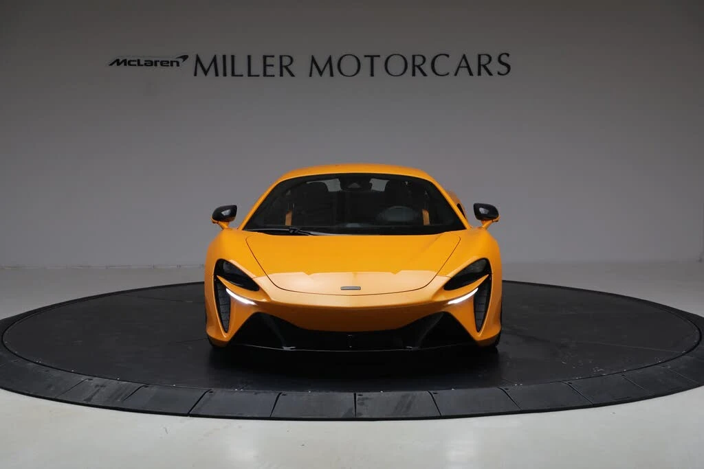 2026 McLaren Artura - Image 12 of 31
