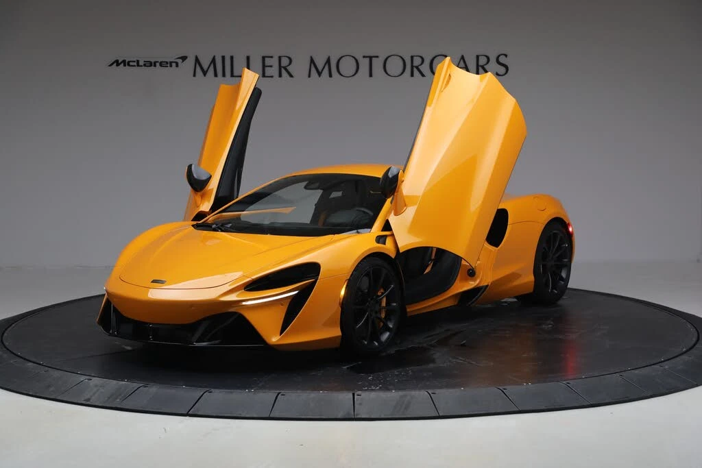 2026 McLaren Artura - Image 14 of 31