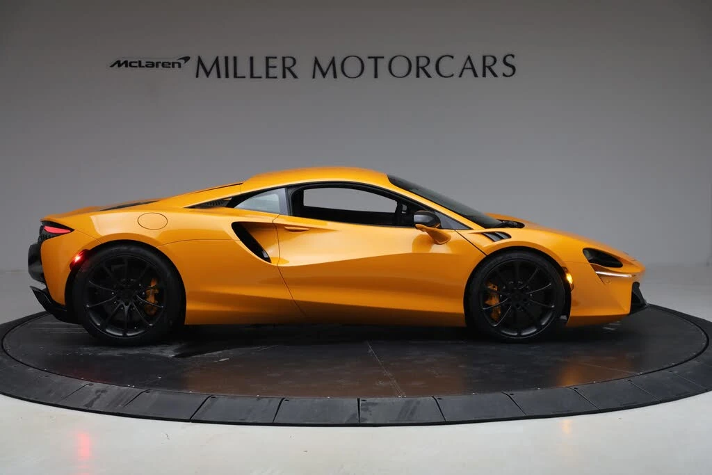 2026 McLaren Artura - Image 9 of 31