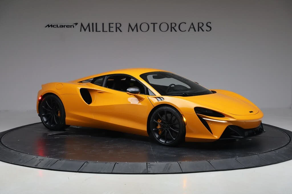 2026 McLaren Artura - Image 10 of 31