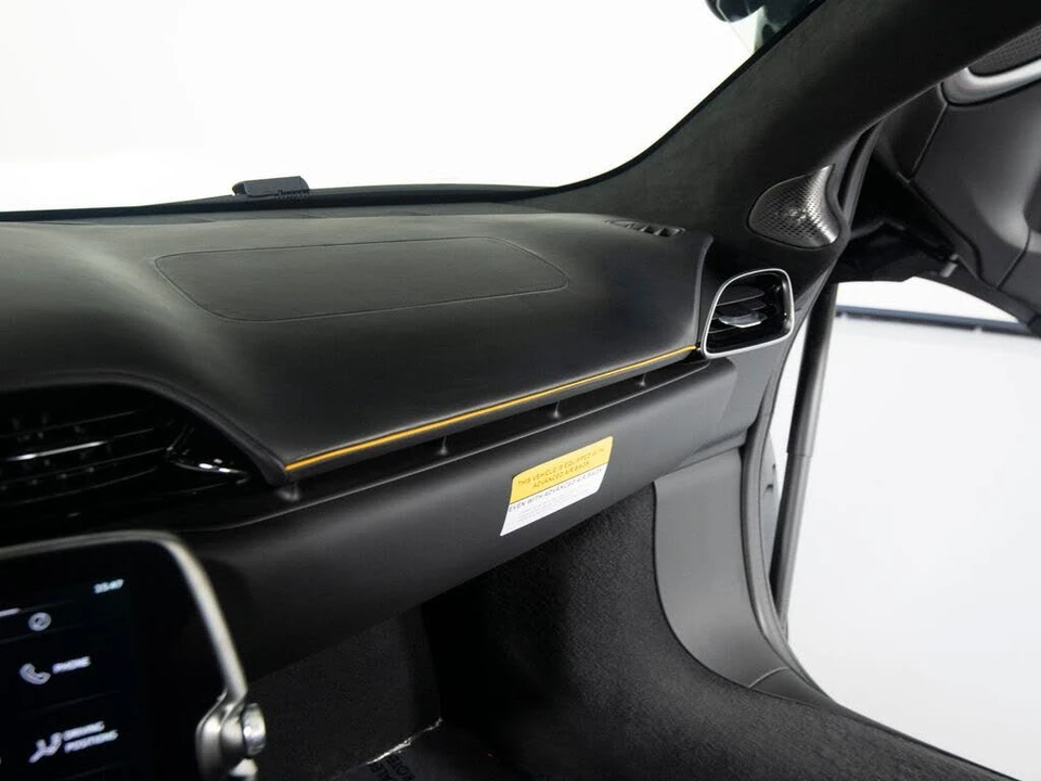 2026 McLaren Artura - Image 21 of 31