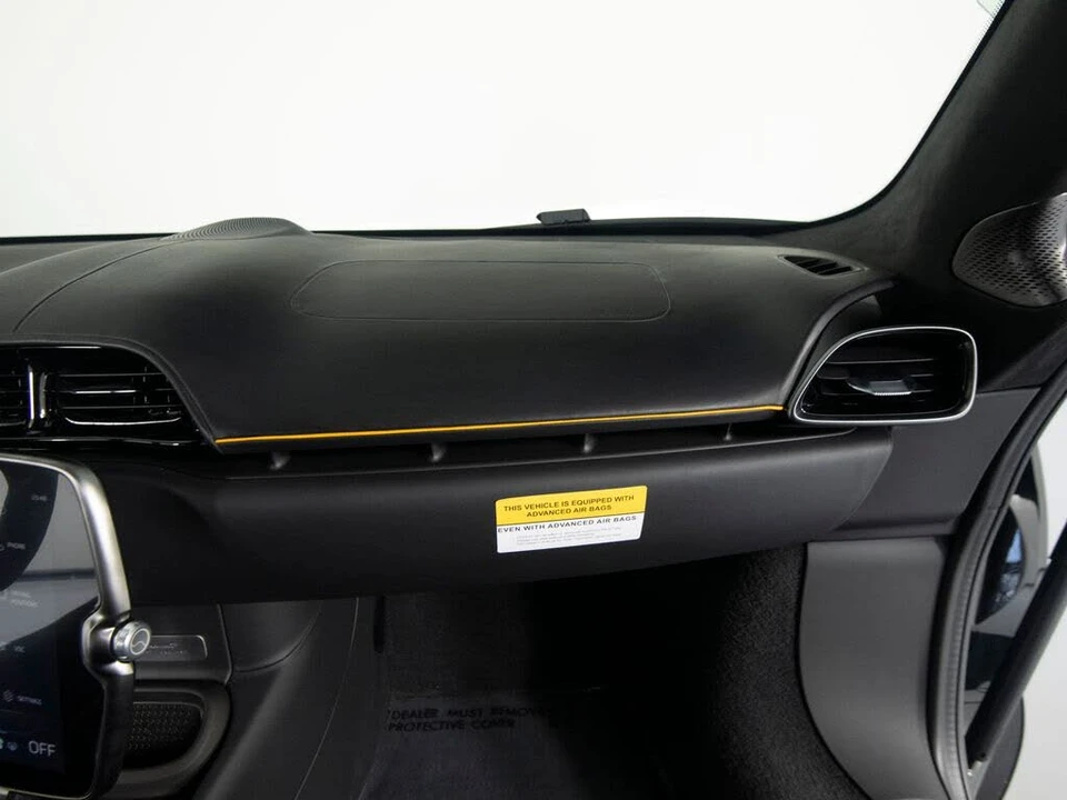 2026 McLaren Artura - Image 25 of 31