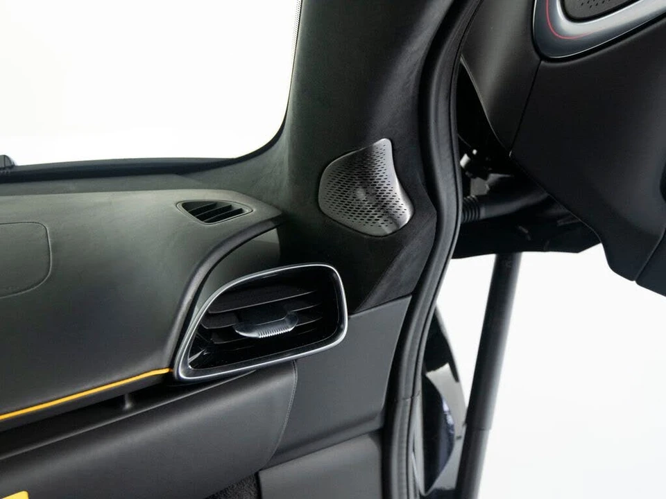 2026 McLaren Artura - Image 26 of 31