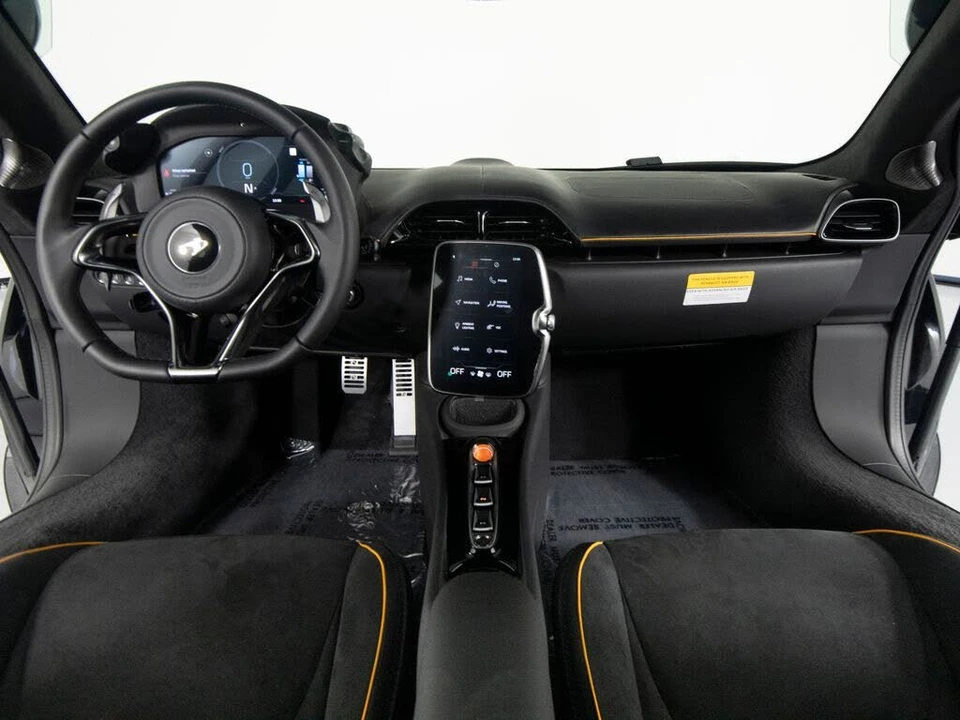 2026 McLaren Artura - Image 27 of 31