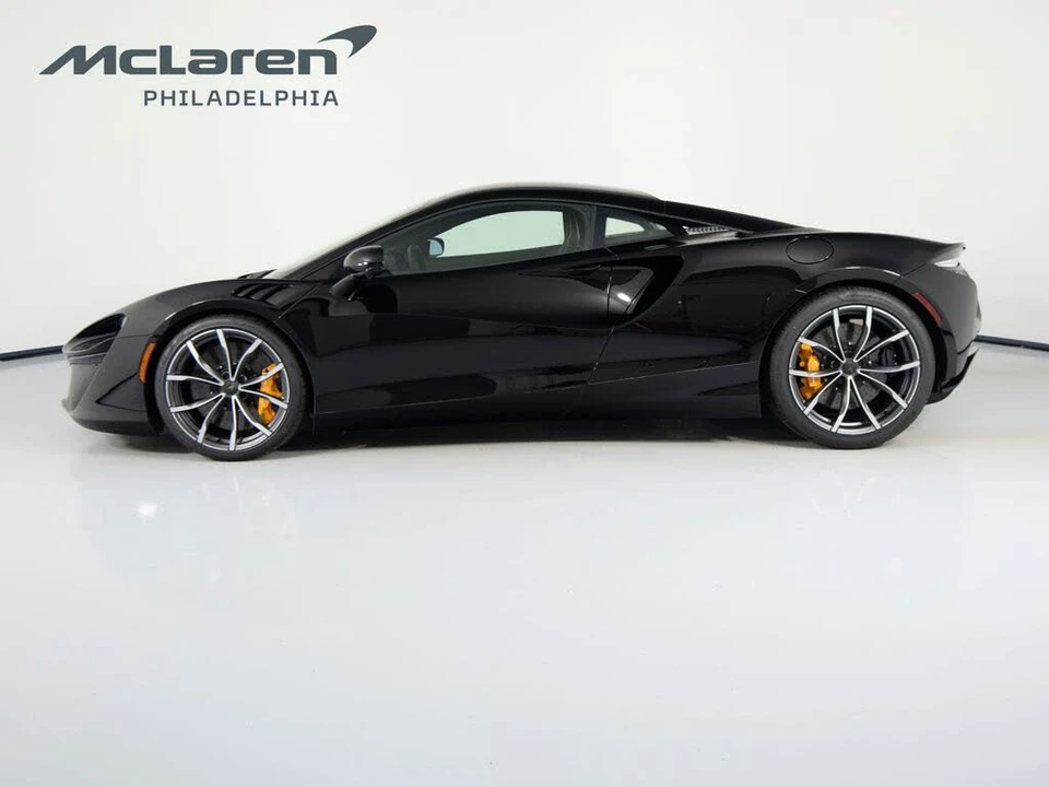 2026 McLaren Artura - Image 8 of 31