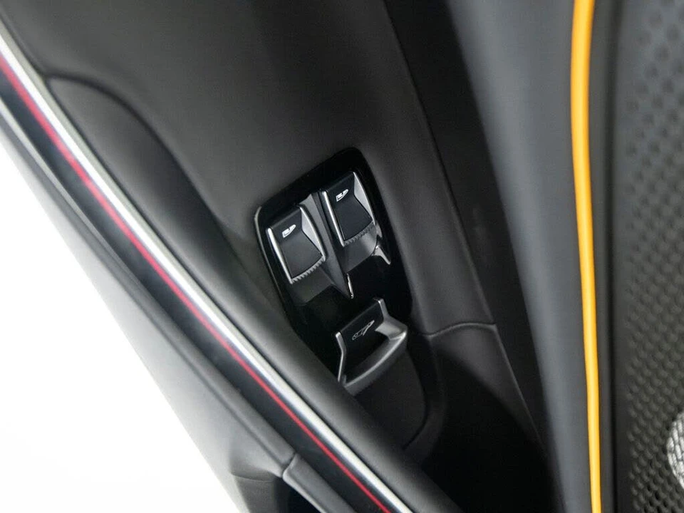 2026 McLaren Artura - Image 13 of 31
