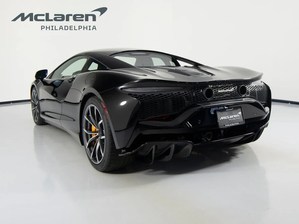 2026 McLaren Artura - Image 7 of 31