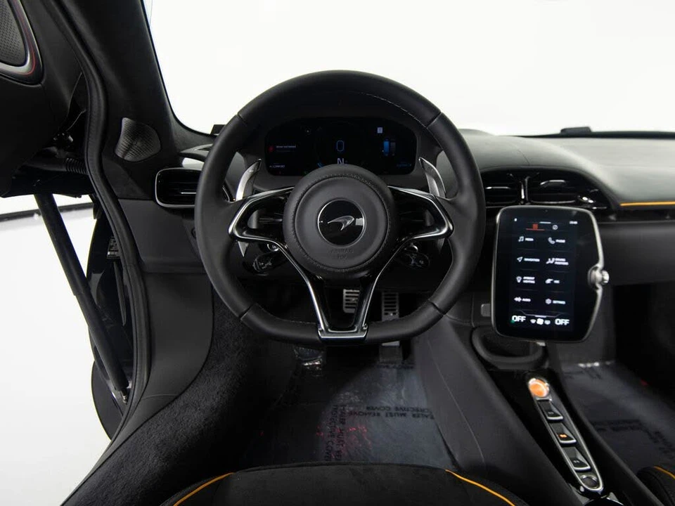2026 McLaren Artura - Image 15 of 31