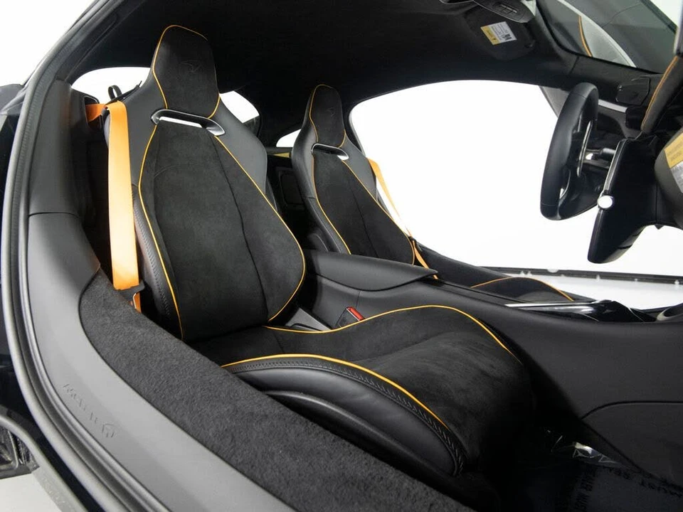 2026 McLaren Artura - Image 29 of 31