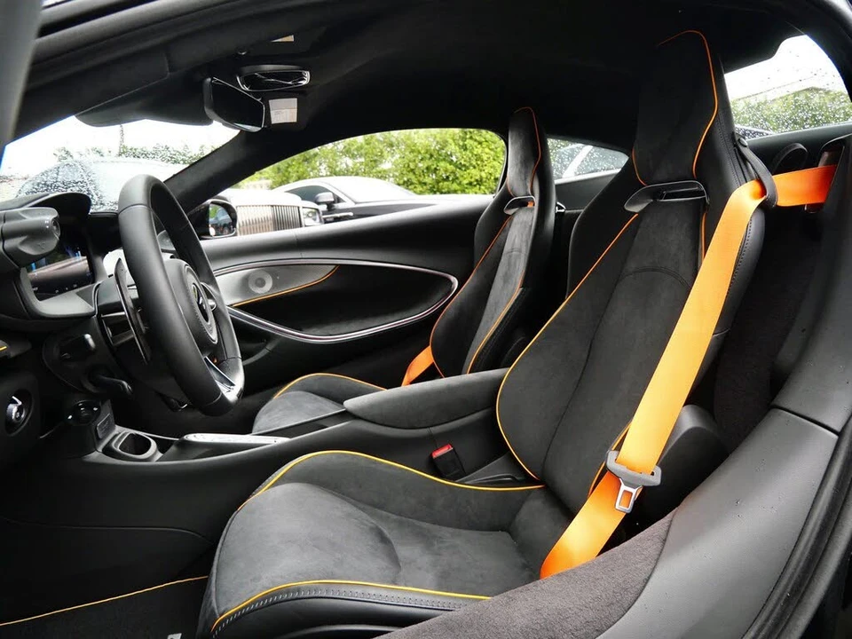 2026 McLaren Artura - Image 16 of 22