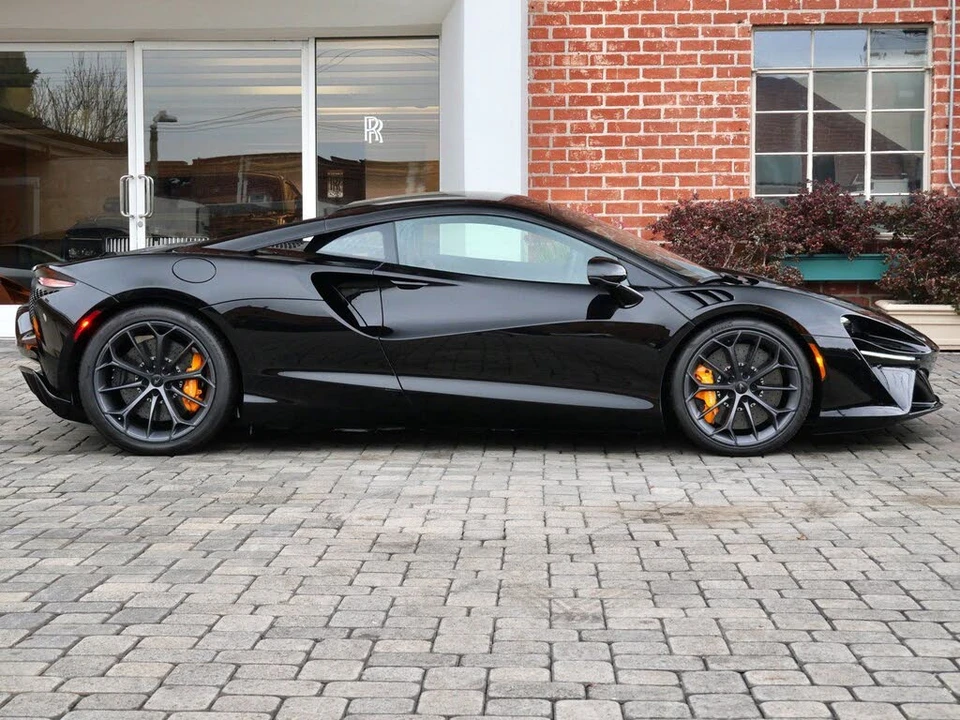 2026 McLaren Artura - Image 3 of 22
