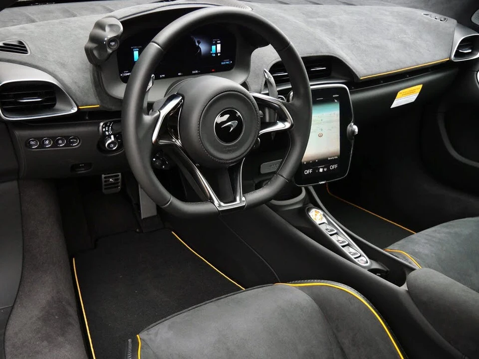 2026 McLaren Artura - Image 8 of 22