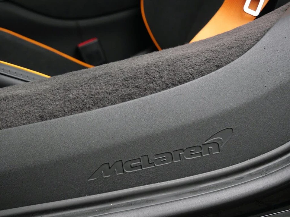 2026 McLaren Artura - Image 15 of 22