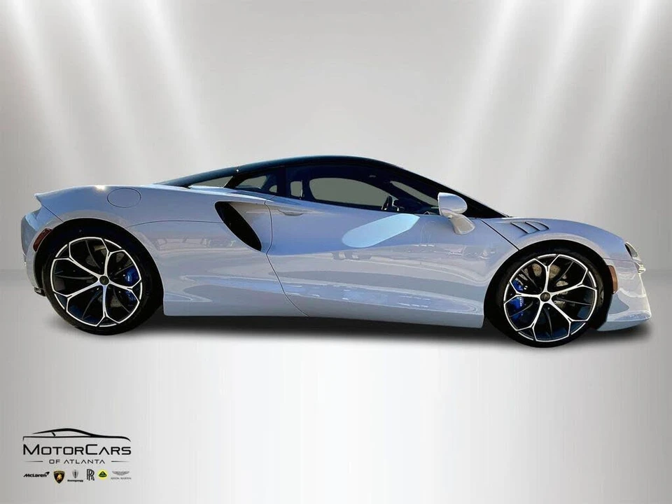 2026 McLaren Artura - Image 12 of 15