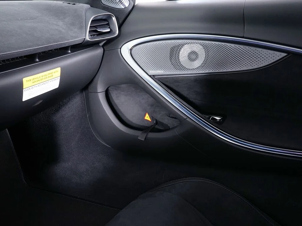 2026 McLaren Artura - Image 23 of 30