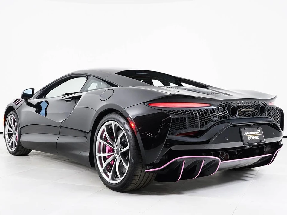 2026 McLaren Artura - Image 19 of 30