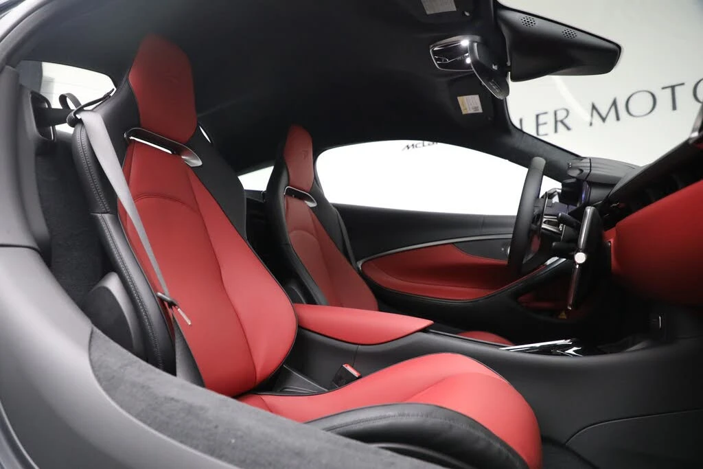 2026 McLaren Artura - Image 29 of 31