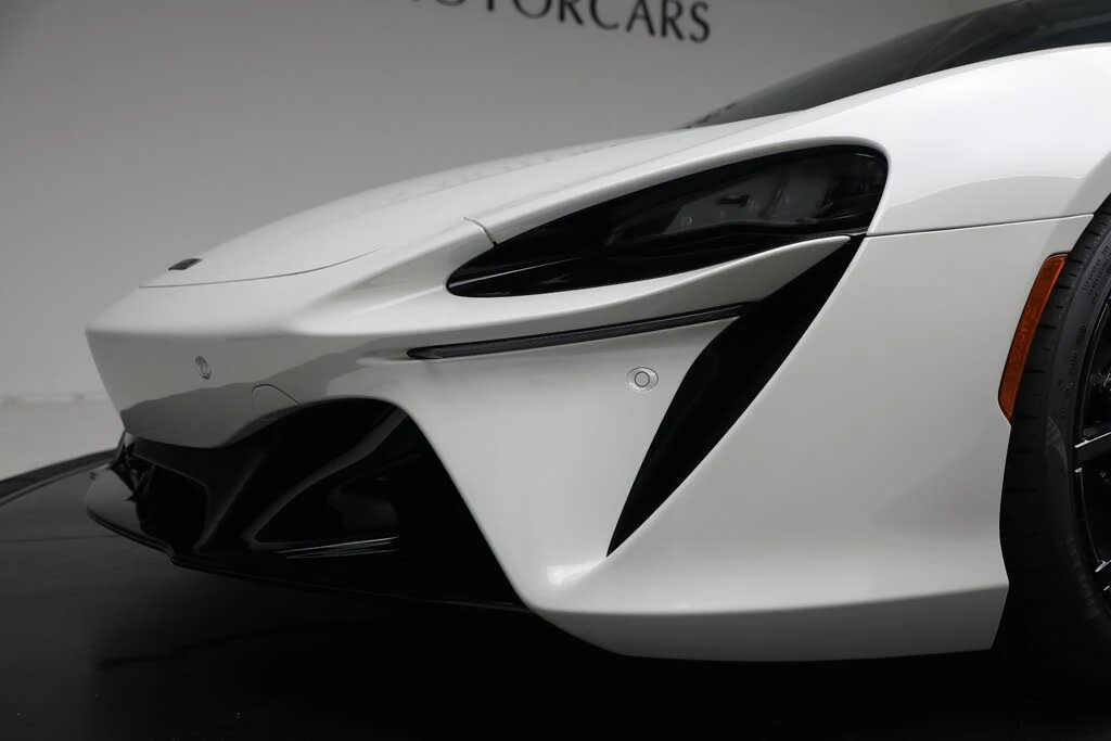 2026 McLaren Artura - Image 26 of 31