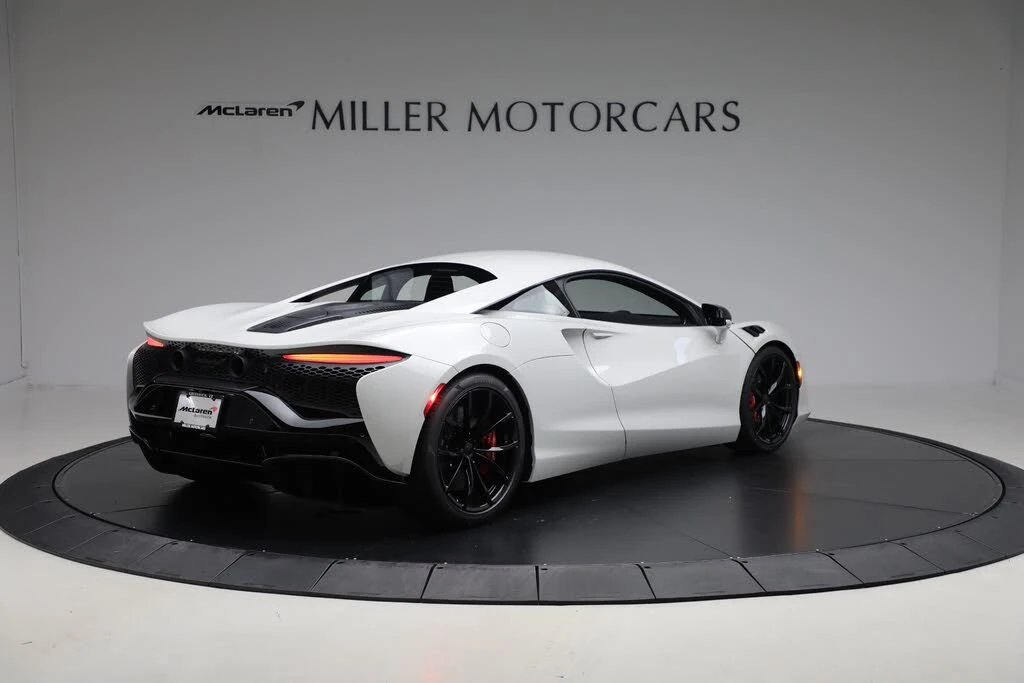 2026 McLaren Artura - Image 7 of 31