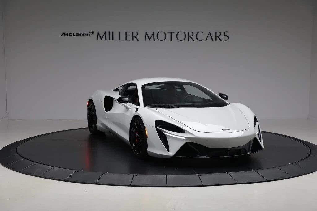 2026 McLaren Artura - Image 11 of 31