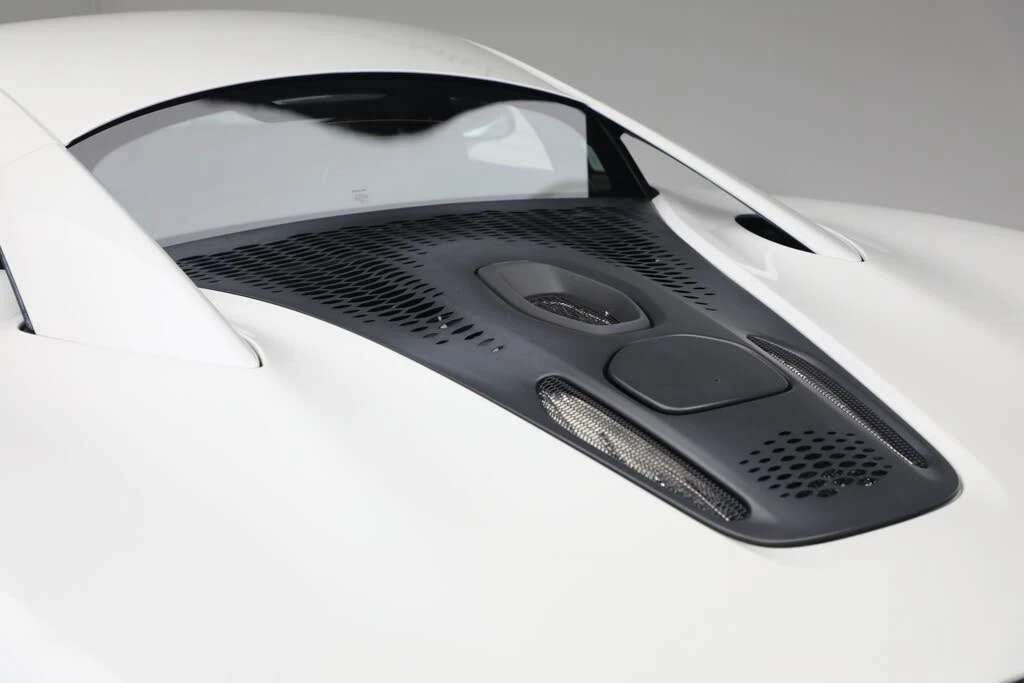 2026 McLaren Artura - Image 28 of 31