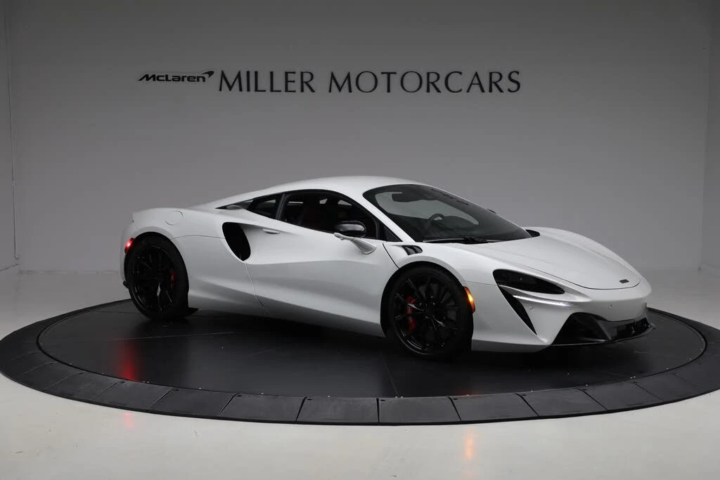 2026 McLaren Artura - Image 10 of 31