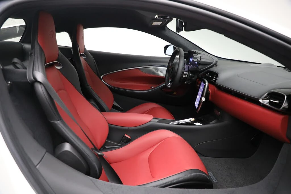 2026 McLaren Artura - Image 30 of 31