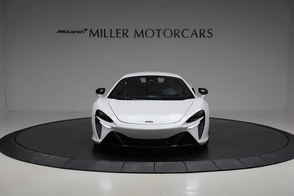 2026 McLaren Artura - Image 12 of 31
