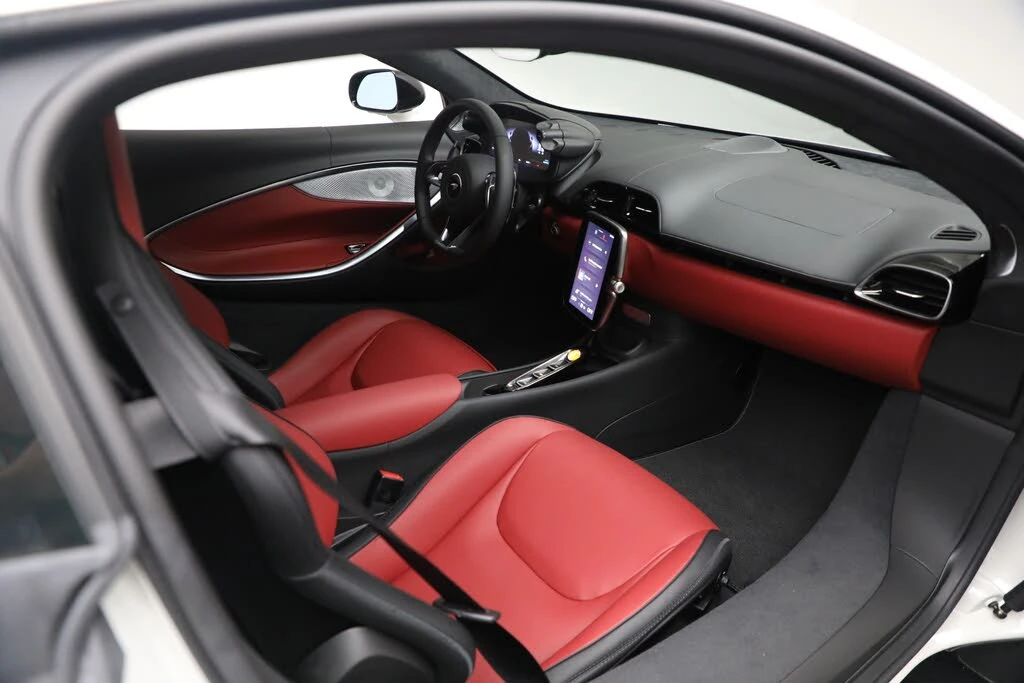2026 McLaren Artura - Image 31 of 31