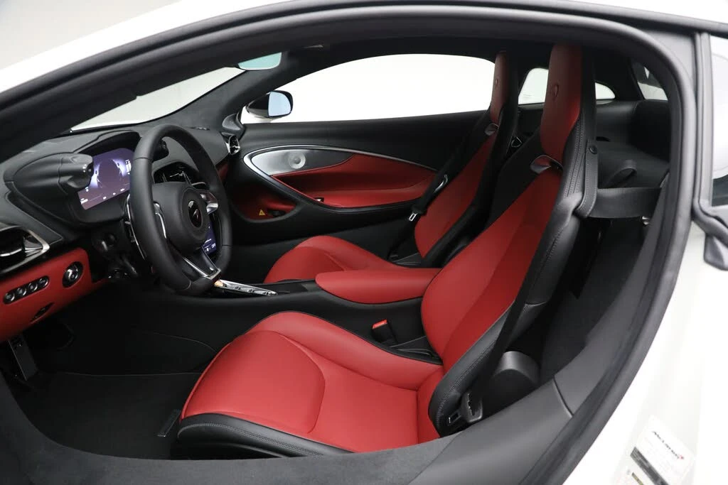 2026 McLaren Artura - Image 22 of 31