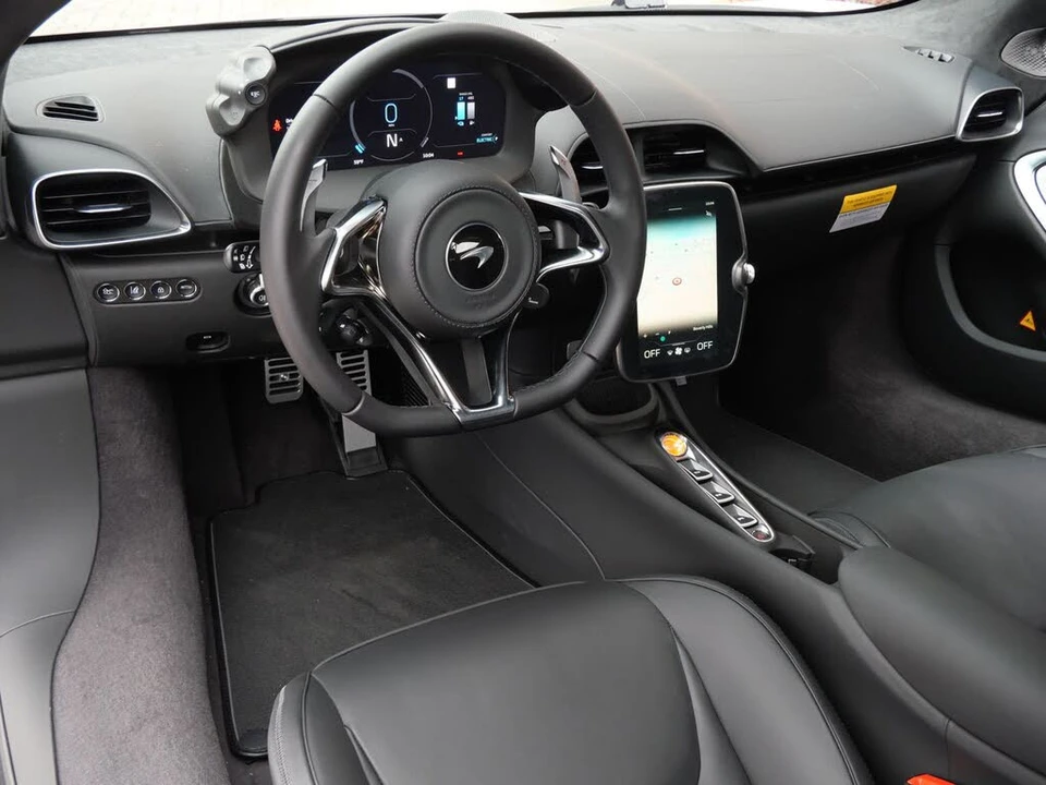 2026 McLaren Artura - Image 7 of 22